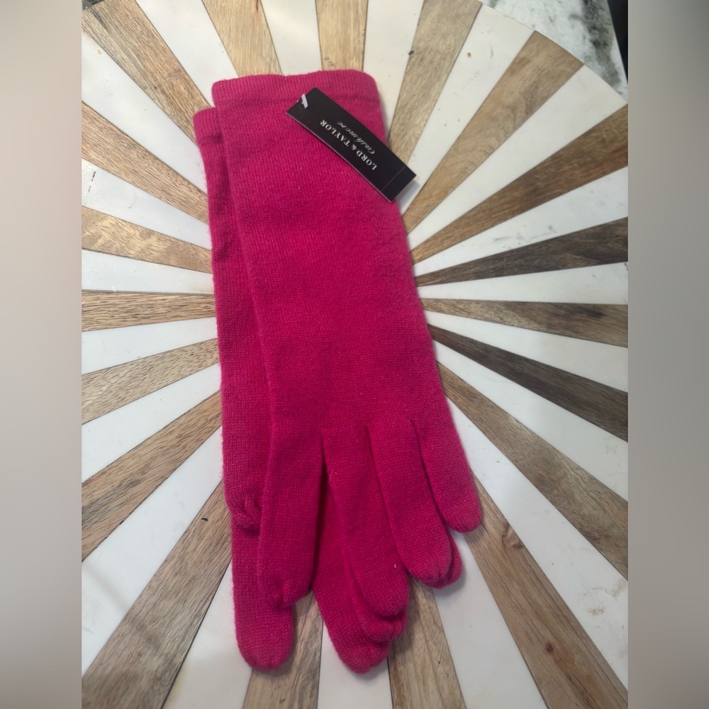 LORD & TAYLOR  Cashmere Pink Women's Gloves